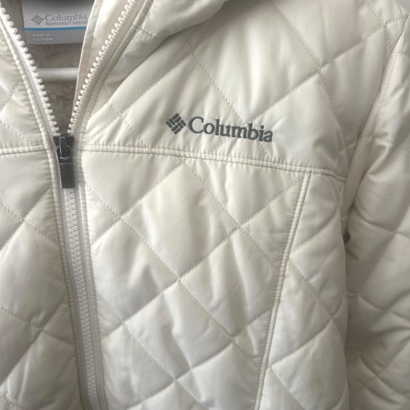 Ladies/Girls Columbia Fleece Lined Puffer Coat, Cream Color, Size Medium - Picture 5 of 7